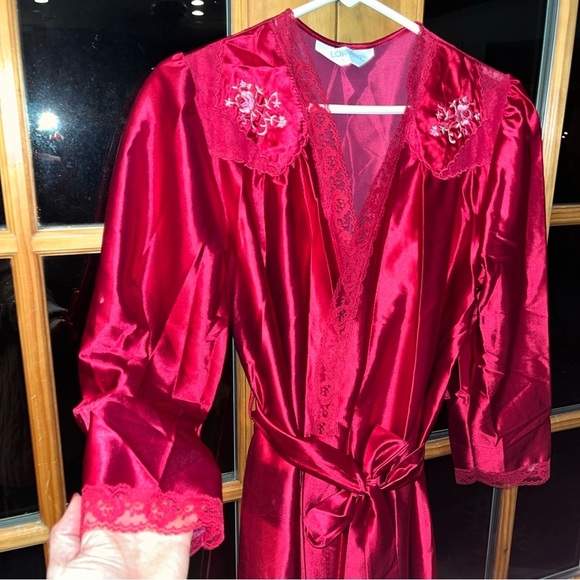 LORRAINE Red lace Nightgown ROBE belt SET Pockets Silky romantic M women vintage